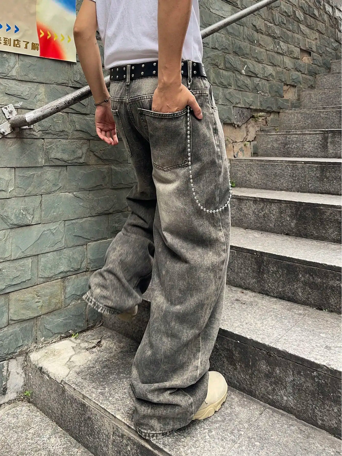 VINTAGE Y2K— BAGGY JEANS
