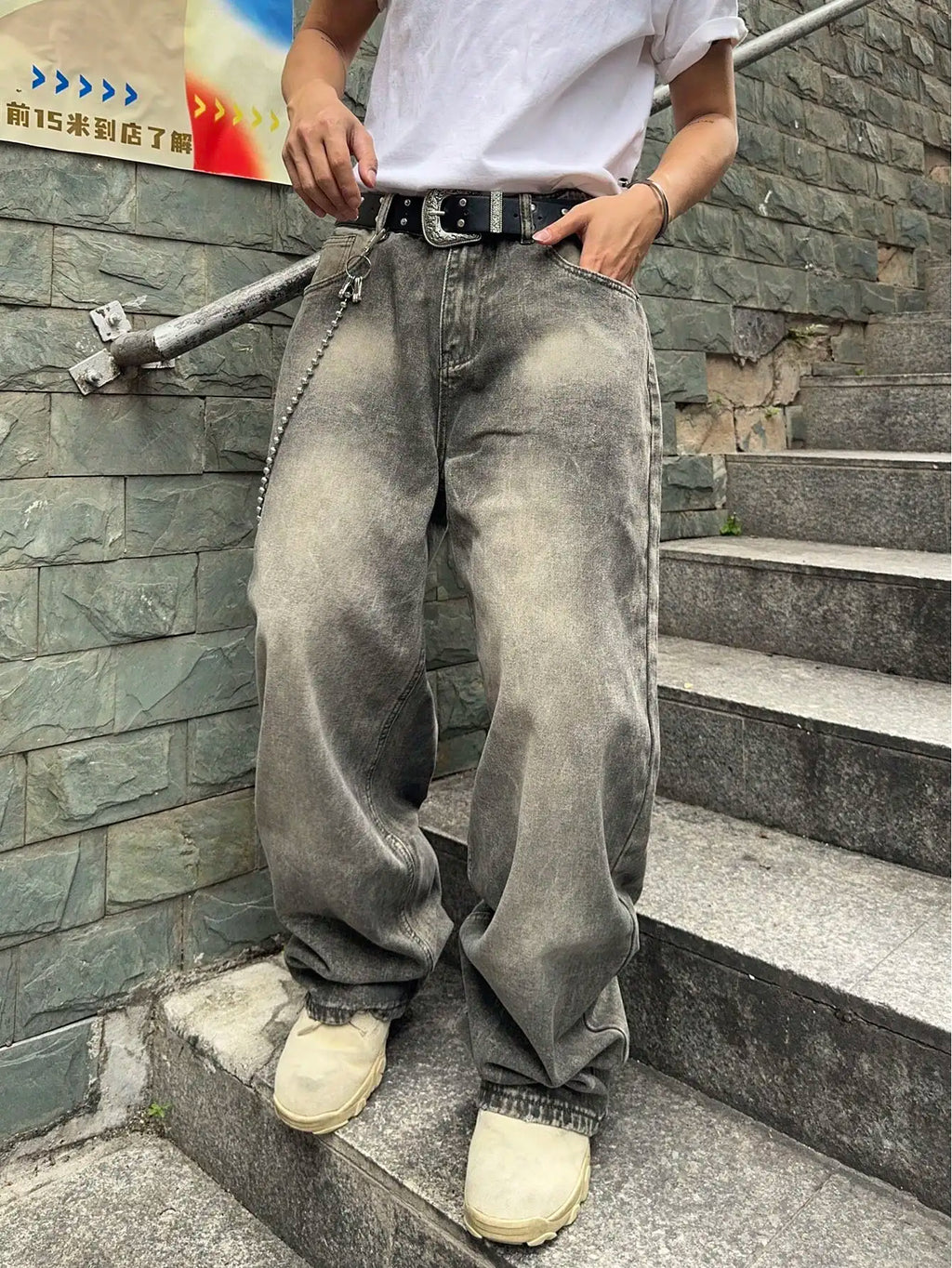 VINTAGE Y2K— BAGGY JEANS