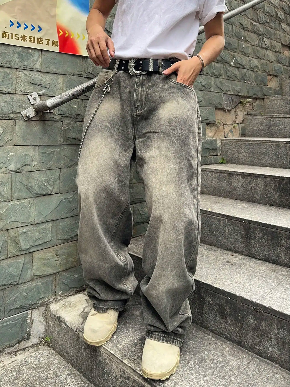 VINTAGE Y2K— BAGGY JEANS