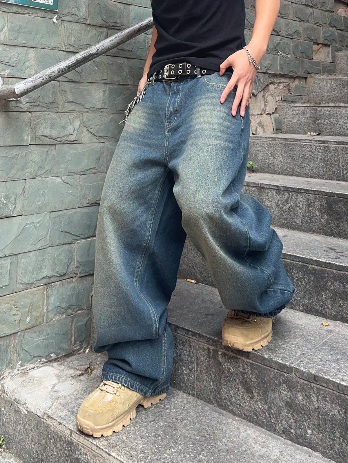 VINTAGE Y2K— BAGGY JEANS